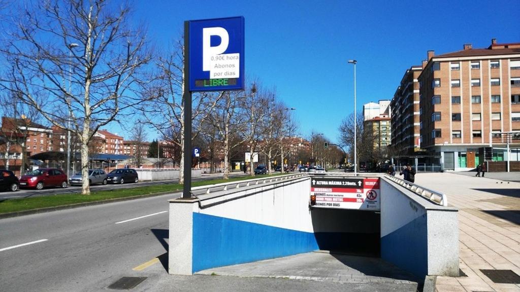 Apartamento Muy Amplio, Con Wifi Y A 12 Minutos Del Centro Gijon Bagian luar foto